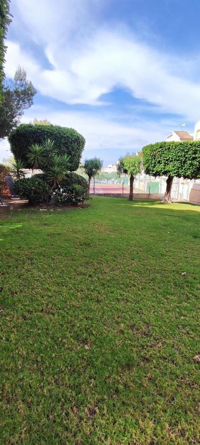Parque Aromatico Con Dos Piscinas Apartment Torrevieja Exterior foto